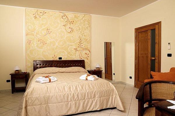 Agriturismo Il Barone Moniga del Garda ภายนอก รูปภาพ
